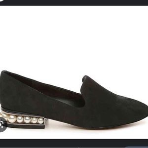 Nine West Woman's suede pearl heel flat shoe ( 8 )